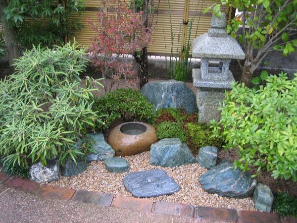 Vườn đá Zen nhỏ Nhật Bản