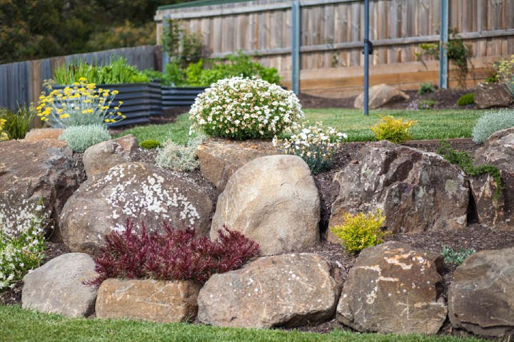 Các loại đá sân vườn phổ biến